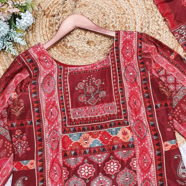 RED_These_pure_Chinnon_Suit_Sets_are_beautifully__