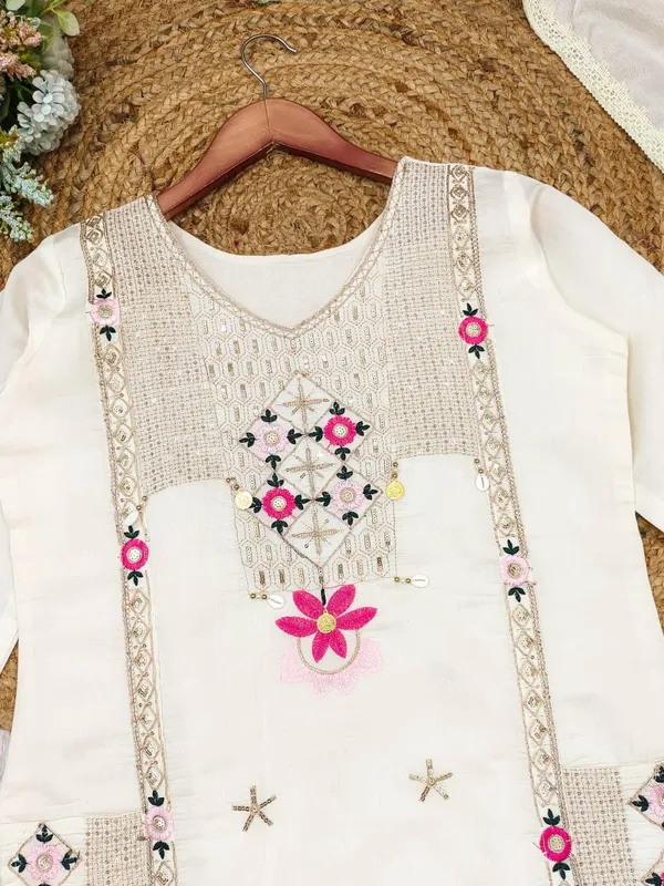WHITE_beautifully_Crafted_Pure_Roman_Silk_Suits_