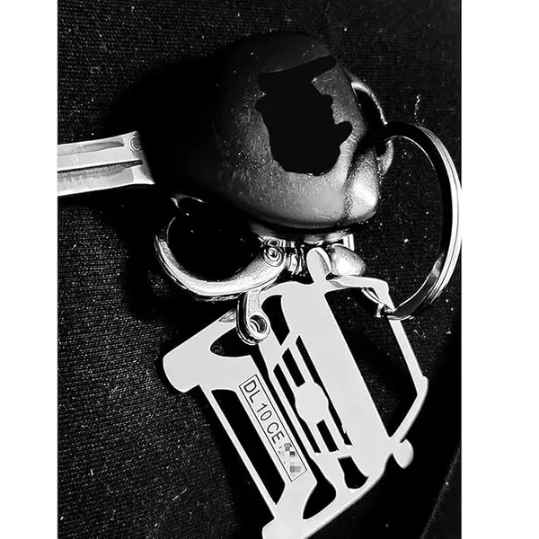 RoiDes_Arts_1.75mm_Thick_Customized_Car_Key_Chain_Your_Car_No._Plate_on_Your_Any_Car_Model_Keychain