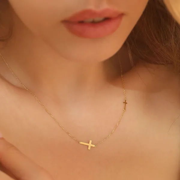 RoiDes_Arts_Cross_Necklace,_Gold_Delicate_Chain_with_Cross_Pendant,_Religious_Jewelry,_Polished_Rose_Gold_Finish,_45_cm_Chain_Length