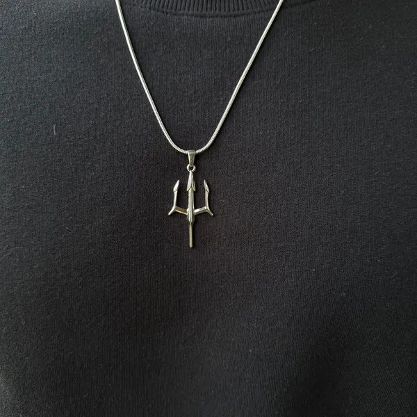 TRIDENT_PENDANT_WITH_CHAIN_(SILVER)