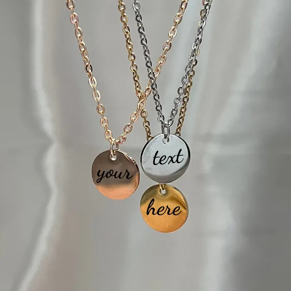 Customizable_Photo_Engraved_Anti_Tarnish_Necklace_with_Name_Engraved_at_the back,_Custom_Gift_for_Loved_Ones
