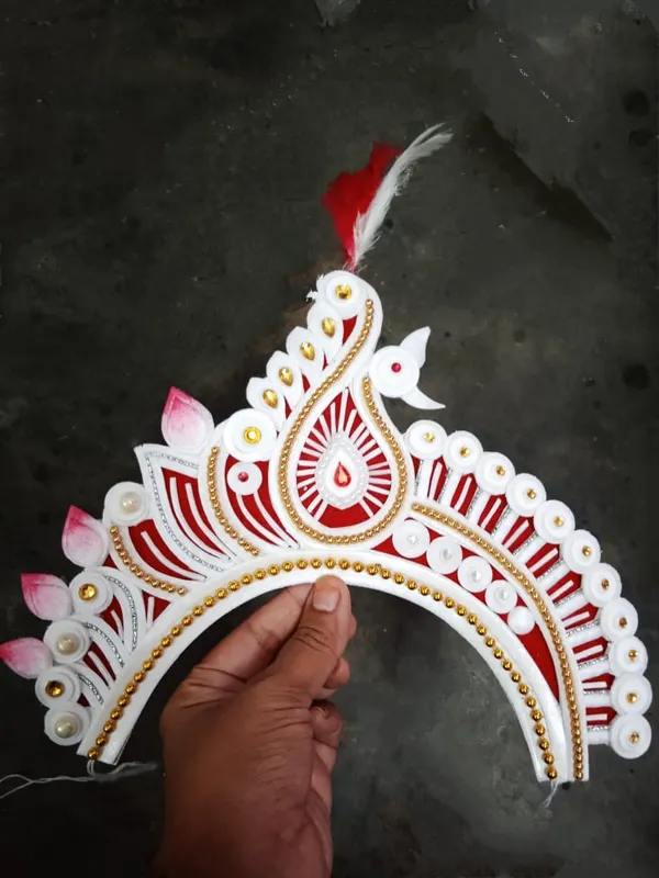Multicolor_Bengali_Bridal_Shola_Mukut_For_Wedding