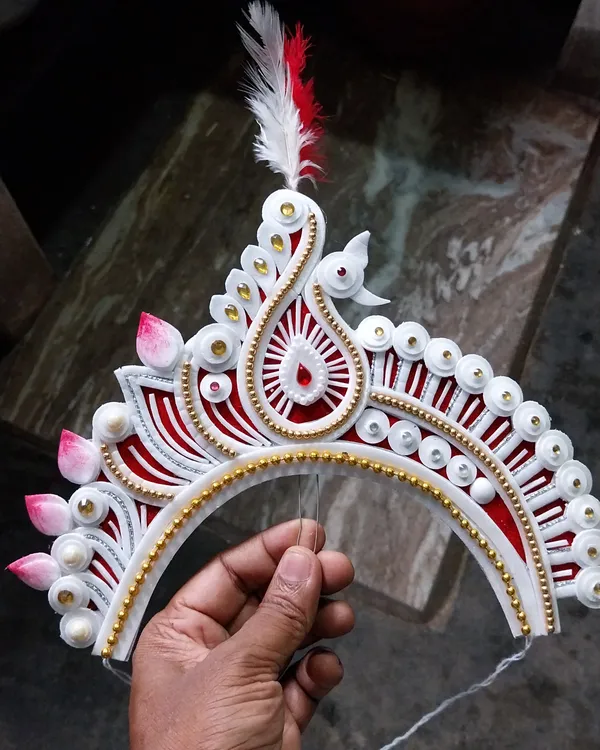 Multicolor_Bengali_Bridal_Shola_Mukut_For_Wedding