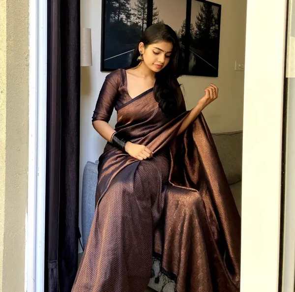 Sanu_silk_Black_Pure_Kanjivaram_Silk_Saree_with_unstiched_blouse_For_Women