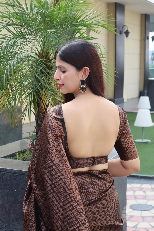 Sanu_silk_Black_Pure_Kanjivaram_Silk_Saree_with_unstiched_blouse_For_Women