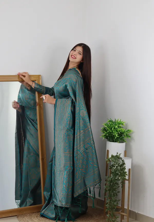 Sanu_silk_Rama_Pure_Kanjivaram_Silk_Saree_with_unstiched_blouse_For_Women