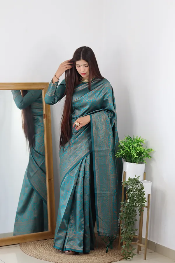 Sanu_silk_Rama_Pure_Kanjivaram_Silk_Saree_with_unstiched_blouse_For_Women