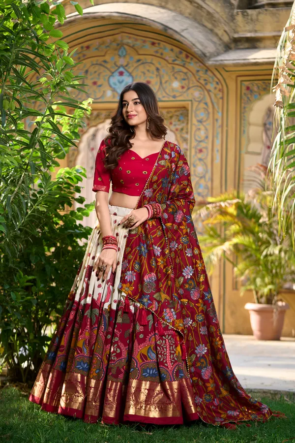 Tussar_Silk_Kalamkari_Print_Lehenga_Choli_Set_with_Foil_Work_Border_(_White_)