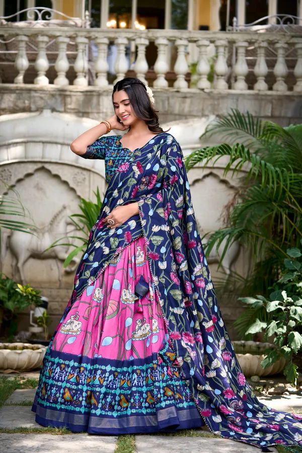 Bandhani_&_Ajrakh_Print_Chaniya_Choli_with_Dupatta_(Pink)
