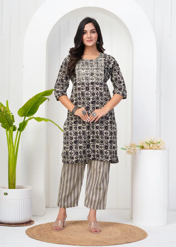 Black_Cotton_Blend_Printed_Straight_Kurta_&_Pant_For_Women