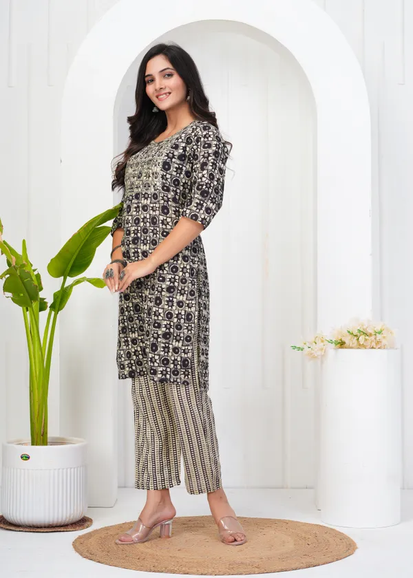 Black_Cotton_Blend_Printed_Straight_Kurta_&_Pant_For_Women