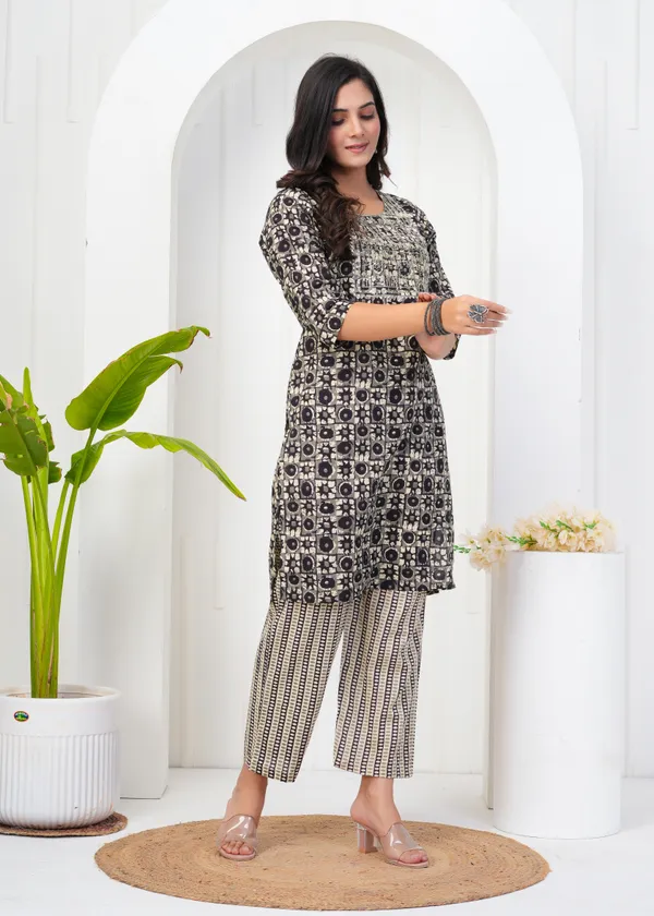 Black_Cotton_Blend_Printed_Straight_Kurta_&_Pant_For_Women
