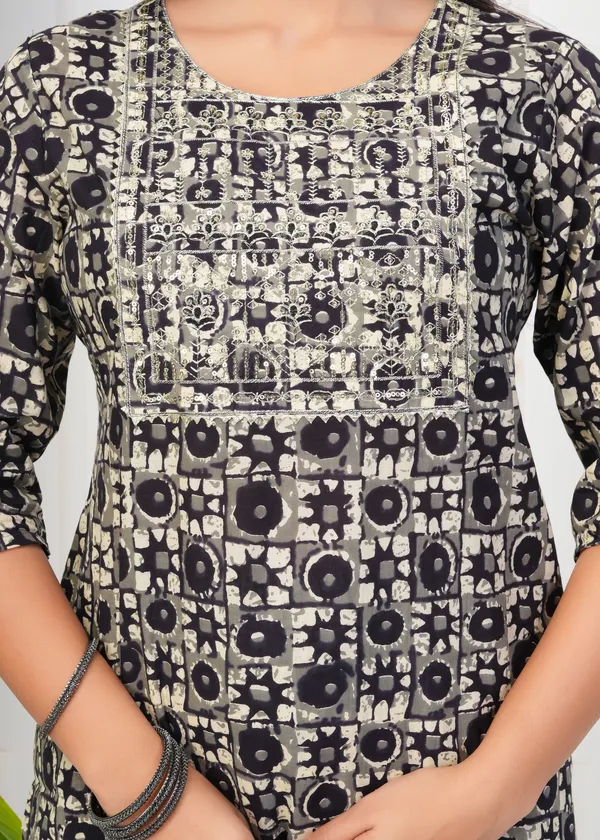 Black_Cotton_Blend_Printed_Straight_Kurta_&_Pant_For_Women