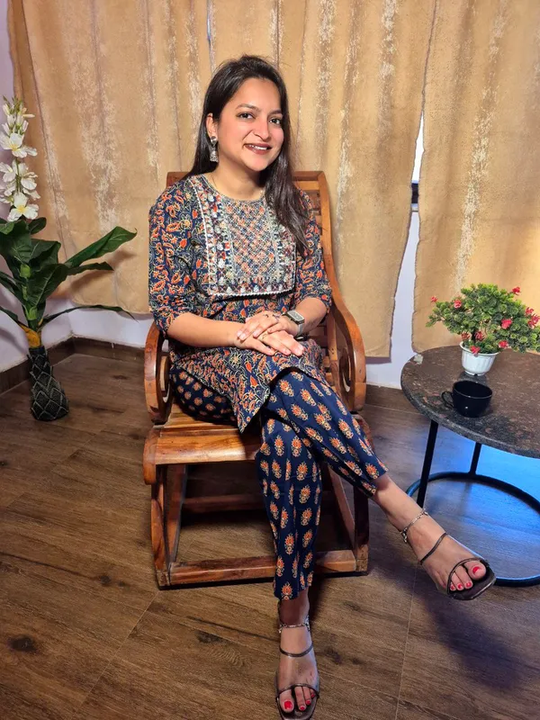 Cotton_Blend_Floral_Print_Straight_Kurta_&_Pant_For_Women