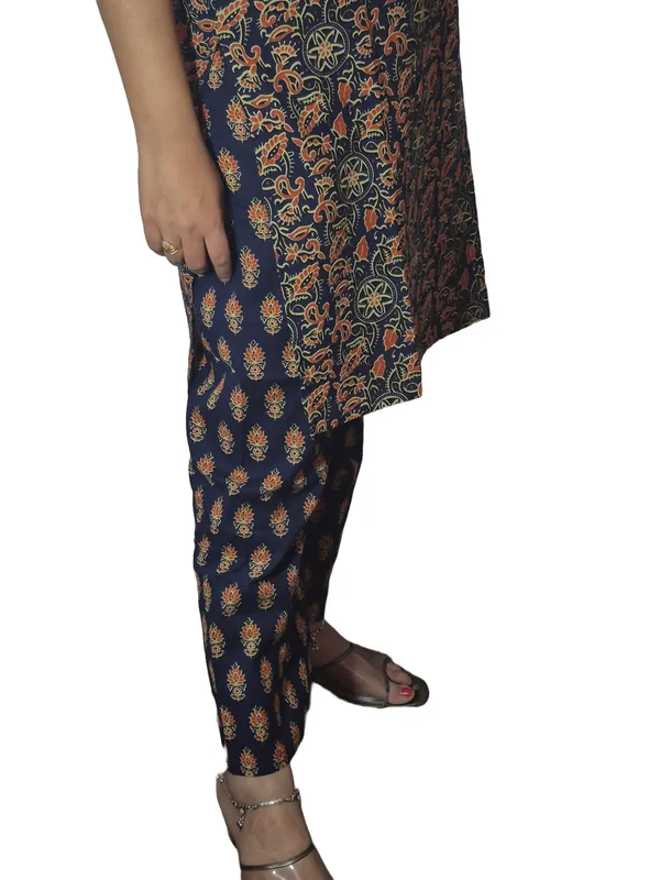 Cotton_Blend_Floral_Print_Straight_Kurta_&_Pant_For_Women