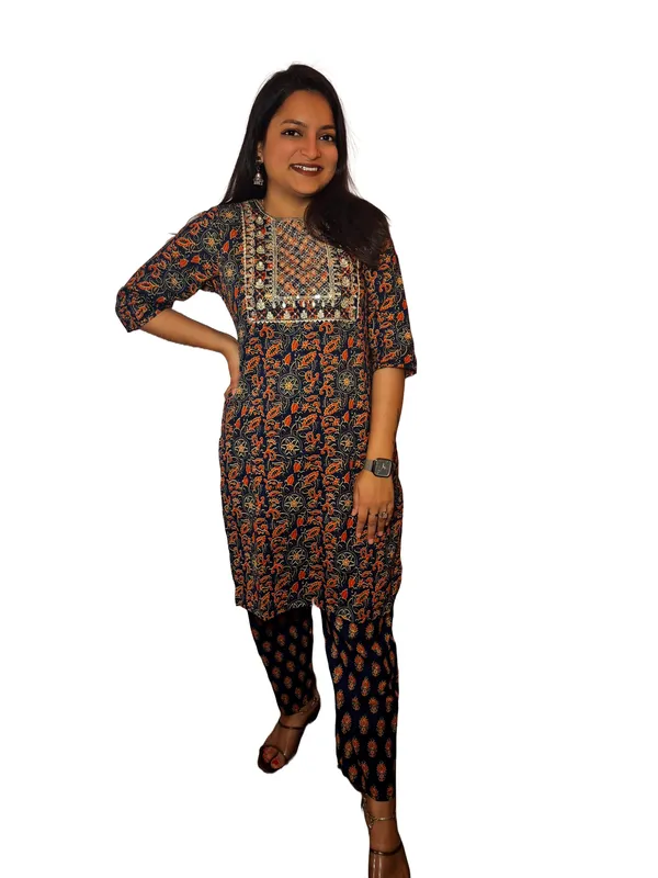 Cotton_Blend_Floral_Print_Straight_Kurta_&_Pant_For_Women