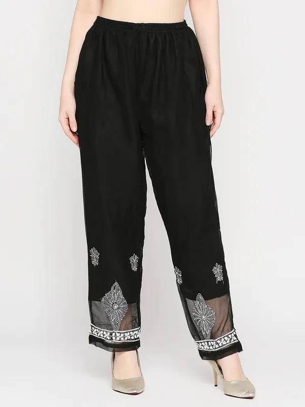 Charismatic_Black_Lucknowi_Chikankari_Hand_Embroidered_Long_Kurti_Palazzo_Set_With_Matching_Inner_Georgette