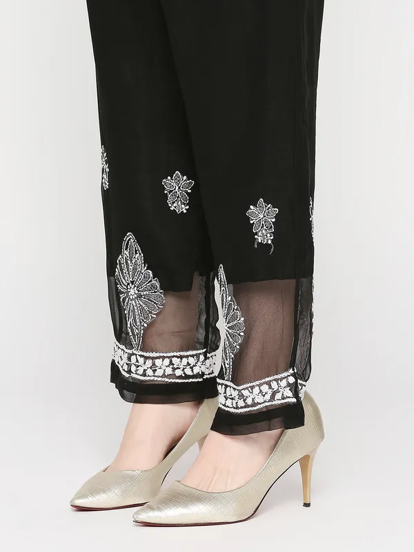 Charismatic_Black_Lucknowi_Chikankari_Hand_Embroidered_Long_Kurti_Palazzo_Set_With_Matching_Inner_Georgette