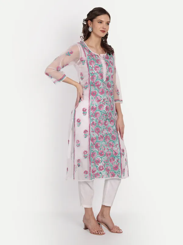 Lucknow_Chikankari_Hand_Embroidered_Long_Kurti_for_Women_with_Matching_Inner_Organza