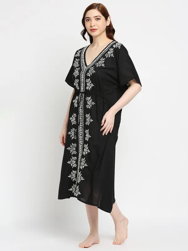Charismatic_Black_Lucknow_Chikankari_Hand_Embroidered_Kaftan_Long_Kurti_Cotton