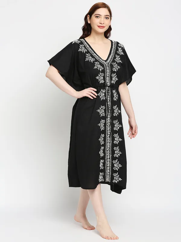 Charismatic_Black_Lucknow_Chikankari_Hand_Embroidered_Kaftan_Long_Kurti_Cotton