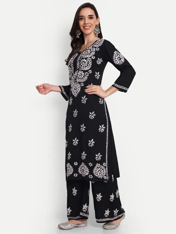 Indiankala4u_Chikanakri_Hand_Embroidered_Long_Kurta_Palazzo__Co_Ord_Set