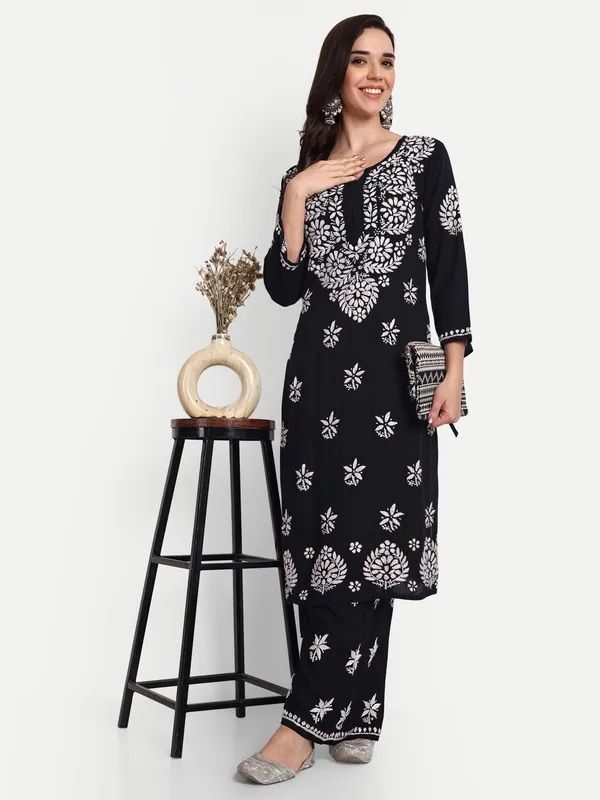 Indiankala4u_Chikanakri_Hand_Embroidered_Long_Kurta_Palazzo__Co_Ord_Set