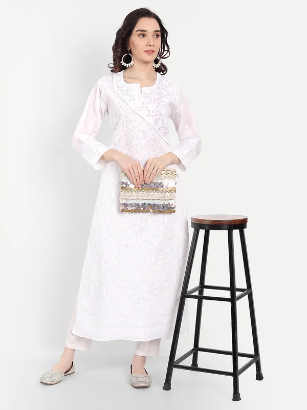 Pristine_White_Chikankari_Hand_Embroidered_Applique_Work_Kurta_Cotton