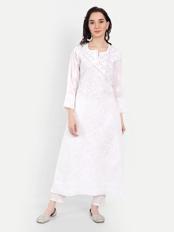 Pristine_White_Chikankari_Hand_Embroidered_Applique_Work_Kurta_Cotton