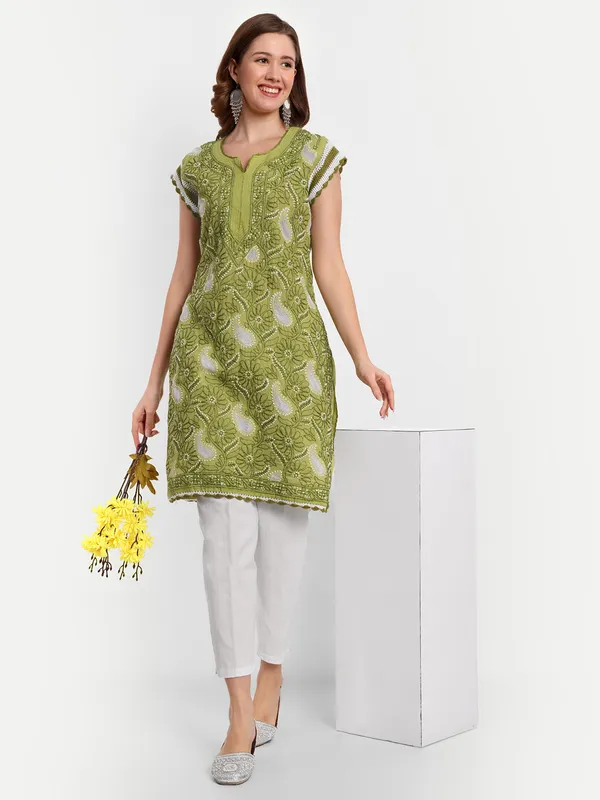 Forest_Green_Lucknow_Chikankari_Hand_Embroidered_Kurti_Cotton