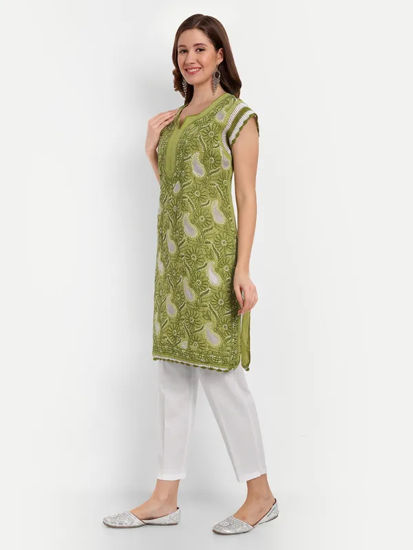 Forest_Green_Lucknow_Chikankari_Hand_Embroidered_Kurti_Cotton