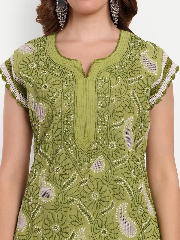 Forest_Green_Lucknow_Chikankari_Hand_Embroidered_Kurti_Cotton