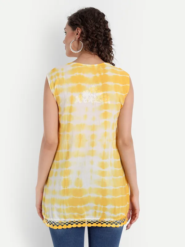 Sunshine_Lucknow_Chikankari_Hand_Embroidered_Tie_Dye_Kurta_Top_Blouse_Short_Kurtis