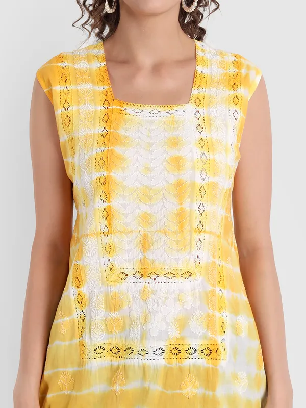 Sunshine_Lucknow_Chikankari_Hand_Embroidered_Tie_Dye_Kurta_Top_Blouse_Short_Kurtis