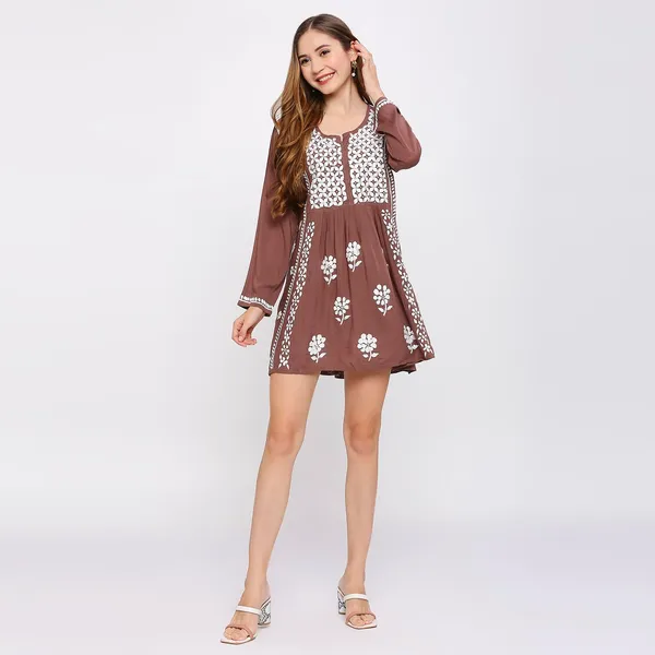 Chestnut_Lucknow_Chikankari_Hand_Embroidered_Kurti_Cotton