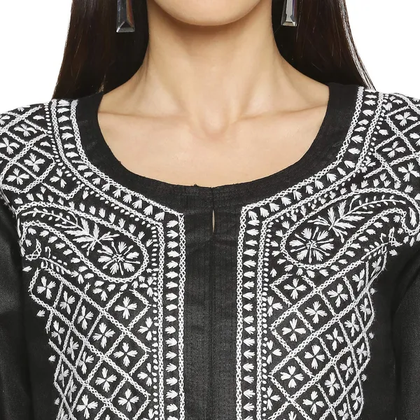 Charismatic_Black_Lucknow_Chikankari_Linen_Kurta_Lucknowi_Chikan_Hand_Embroidered_Linen_Long_Kurtis