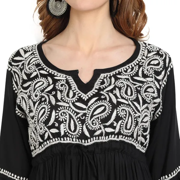 Charismatic_Black_Lucknow_Chikankari_Hand_Embroidered_Fit_And_Flared_Top_Short_Kurti_Cotton