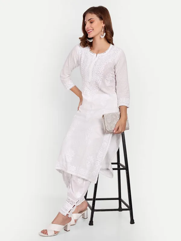 Pristine_White_Lucknow_Chikankari_Hand_Embroidered_Kurta_Pure_Cotton