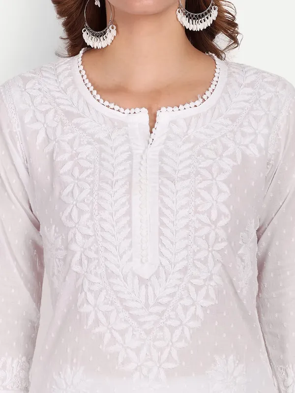 Pristine_White_Lucknow_Chikankari_Hand_Embroidered_Kurta_Pure_Cotton