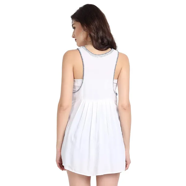 Preistene_White_Lucknow_Chikankari_Kurta_Top_Kurtis_In_Hand_Embroidery