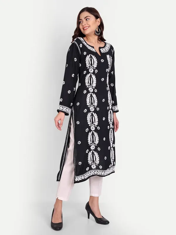 Charismatic_Black_Lucknow_Chikankari_Hand_Embroidered_Long_Kurta_Cotton