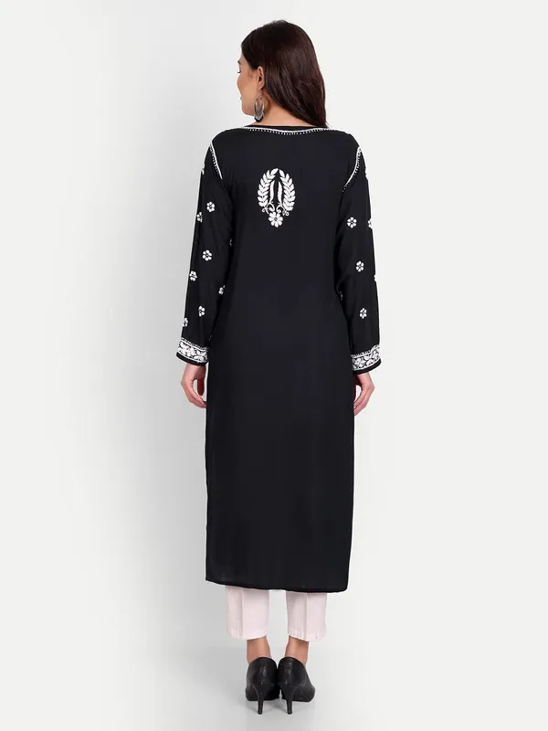 Charismatic_Black_Lucknow_Chikankari_Hand_Embroidered_Long_Kurta_Cotton