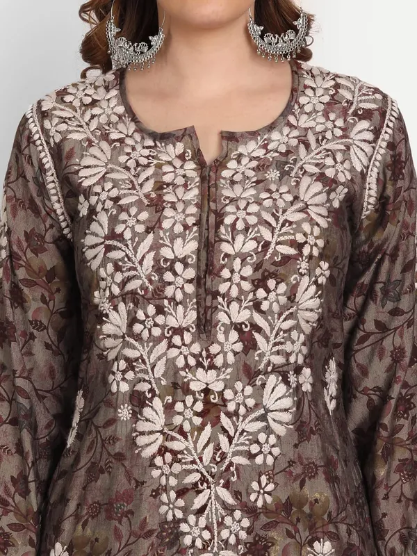 Dark_Blue_Lucknow_Chikankari_Hand_Embroidered_Kurta_Muslin