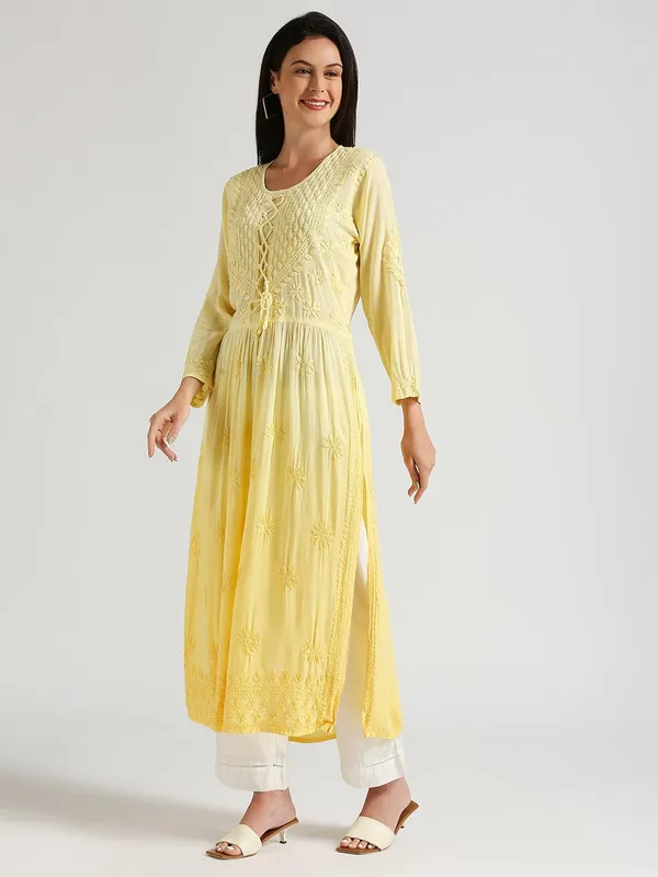 Sunshine_Lucknow_Chikankari_Hand_Embroidered_Kurta_Nyra_Cut_Cotton