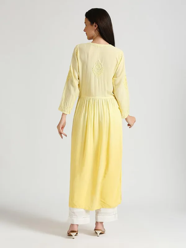 Sunshine_Lucknow_Chikankari_Hand_Embroidered_Kurta_Nyra_Cut_Cotton