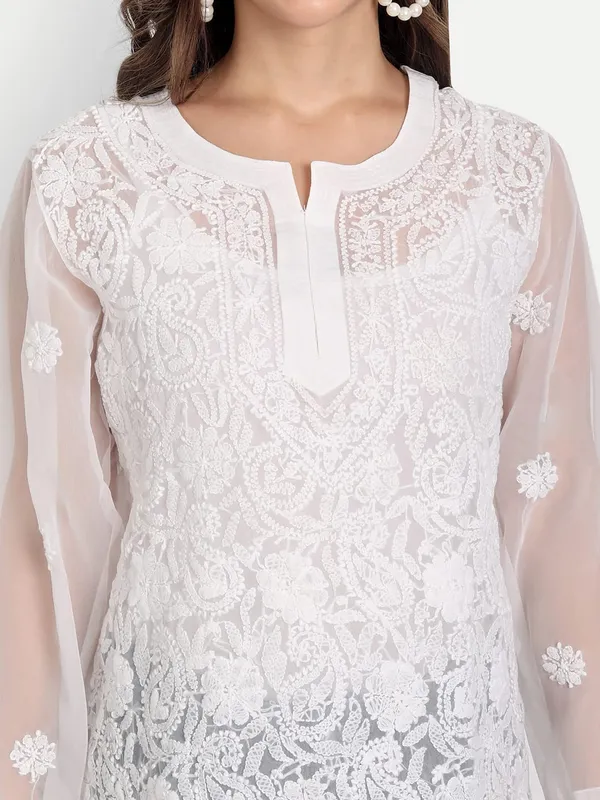 Pristine_White_Lucknow_Chikankari_Hand_Embroidered_Tops/Blouse_Short_Kurti_Georgette