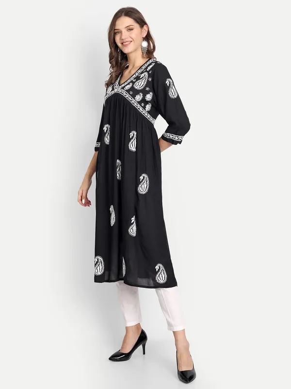 Charismatic_Black_Lucknow_Chikankari_Hand_Embroidered_Anarkali_Kurta_Cotton