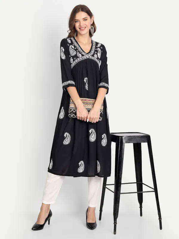 Charismatic_Black_Lucknow_Chikankari_Hand_Embroidered_Anarkali_Kurta_Cotton