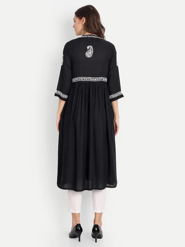 Charismatic_Black_Lucknow_Chikankari_Hand_Embroidered_Anarkali_Kurta_Cotton